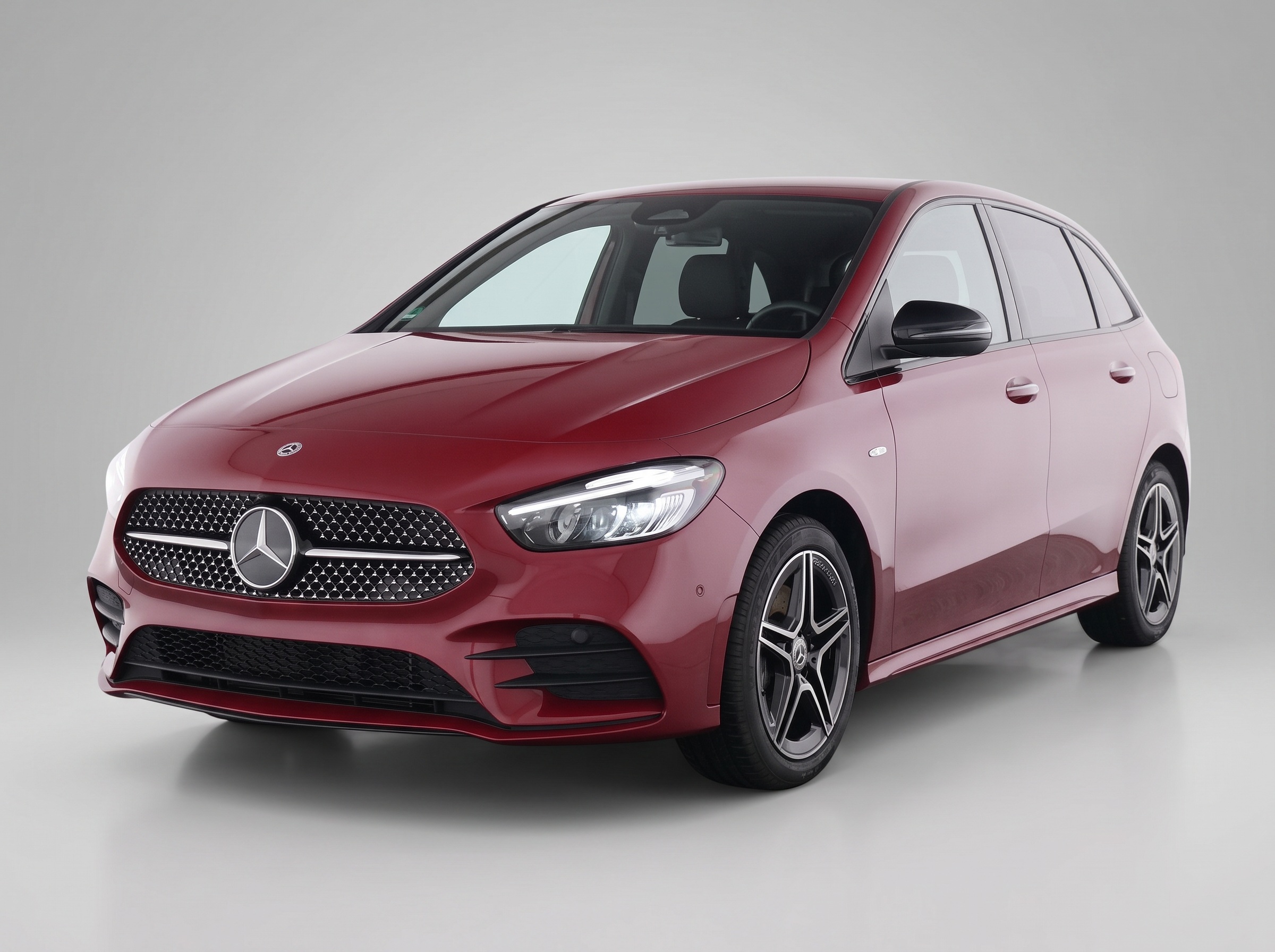 Mercedes-Benz B 250 e, – Importfahrzeug aus Deutschland in die Schweiz