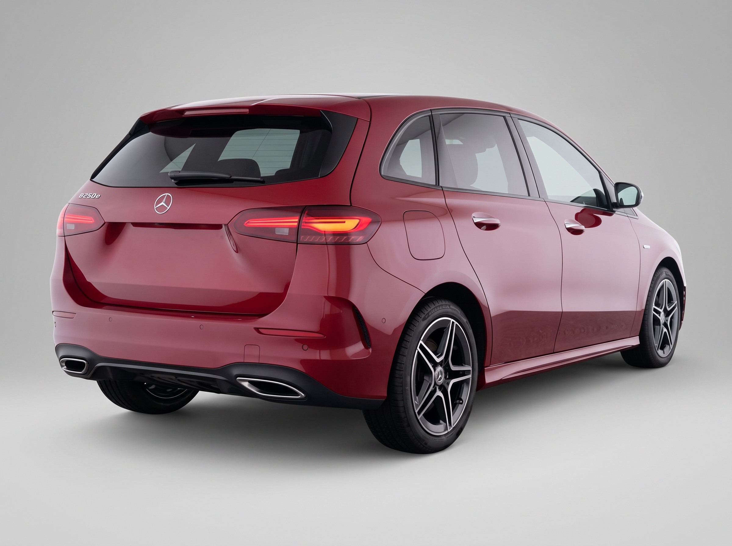 Mercedes-Benz B 250 250 e AMG Line Advanced Plus – View 2