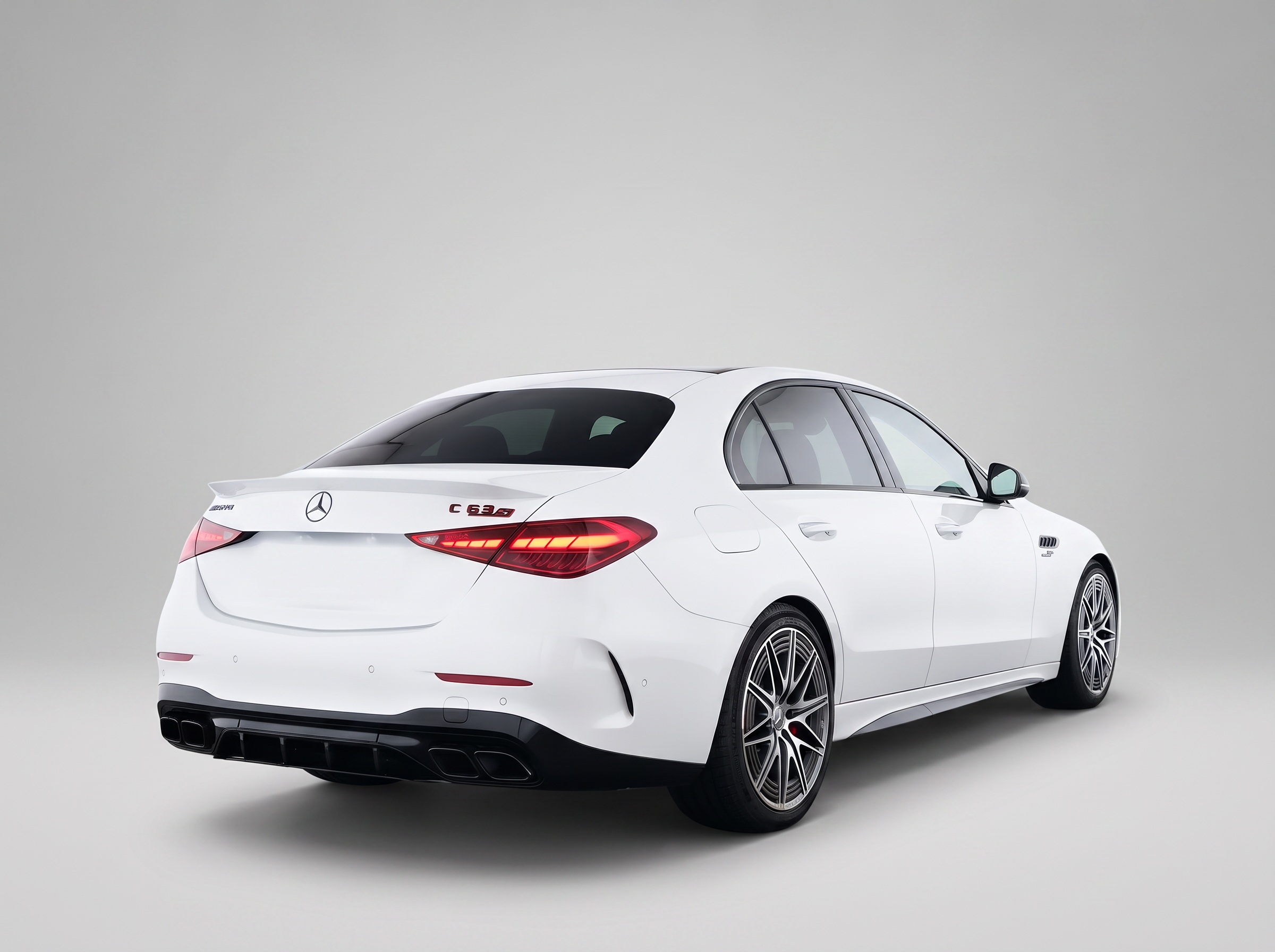 Mercedes-Benz C 63 AMG S E Performance Night Premium Plus – View 2