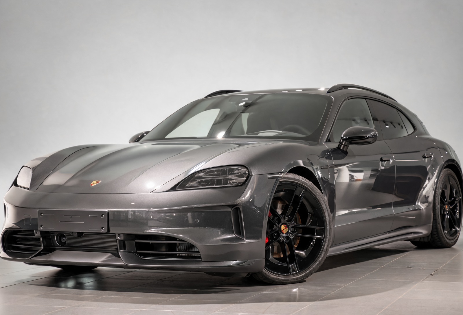 Porsche Taycan 4S Sport Turismo – View 3