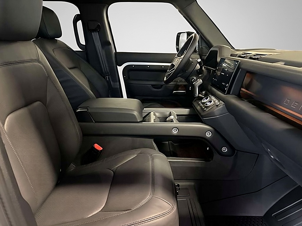 Land Rover Defender Dynamic HSE – Vue 6
