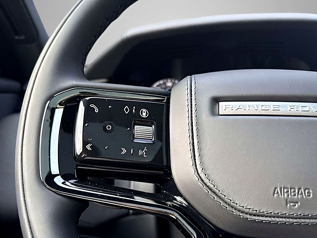 Land Rover Range Rover Velar Dynamic SE – View 3