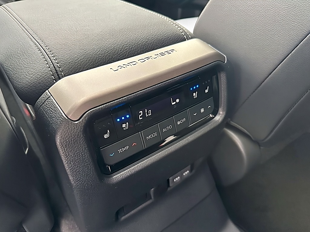 Toyota Land Cruiser 2.8 AWD – Ansicht 6