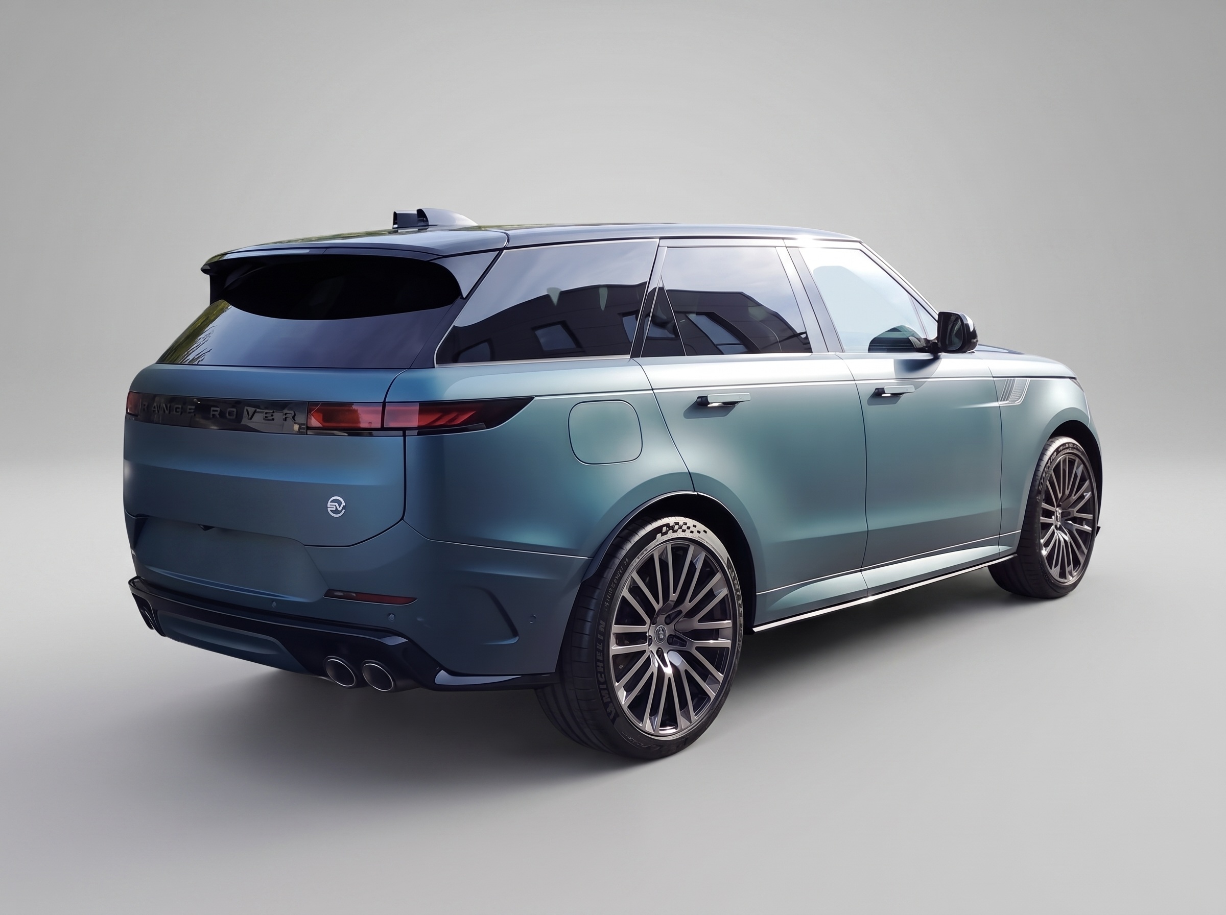 Land Rover Range Rover Sport P635 SV – View 3