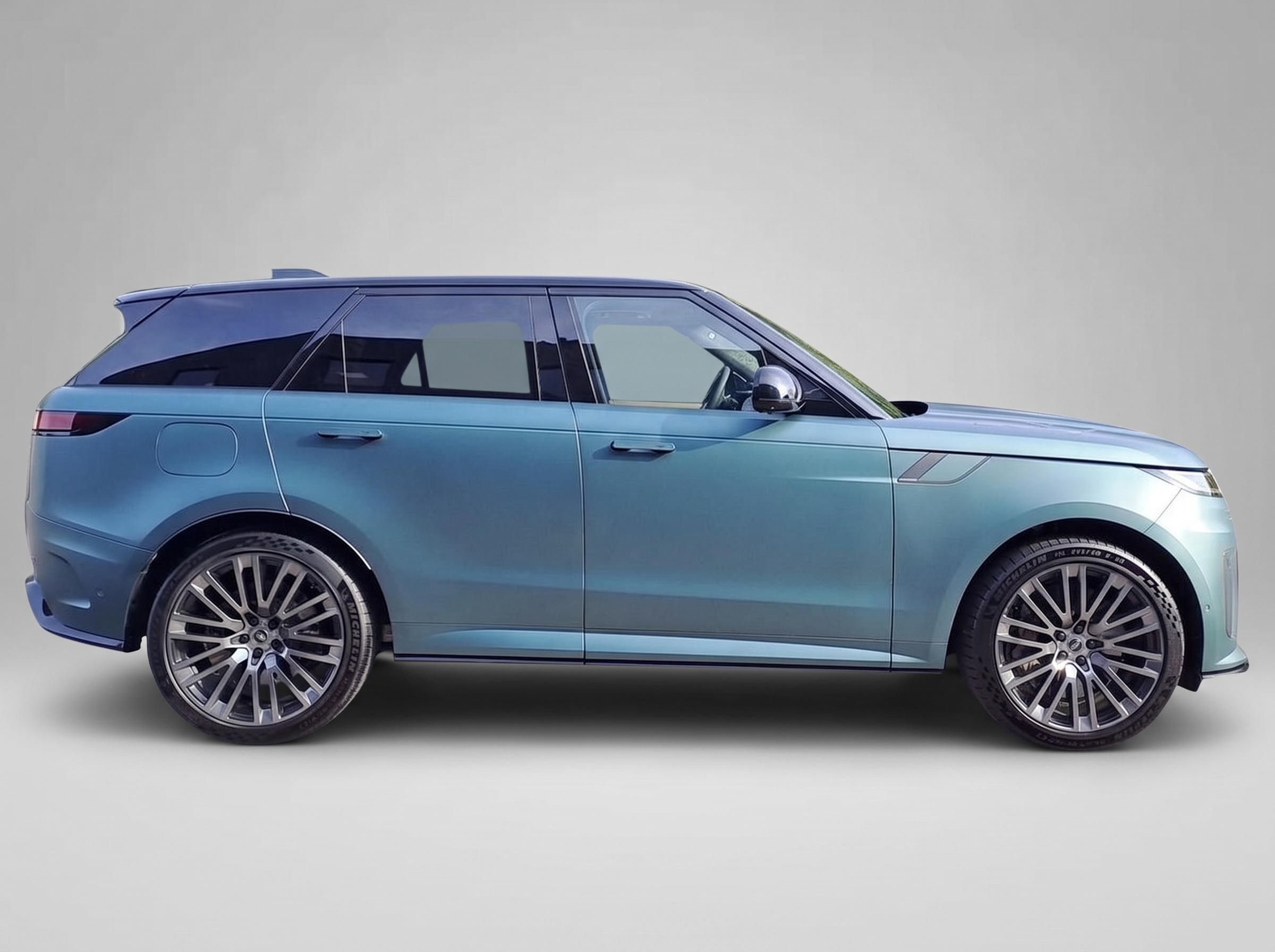 Land Rover Range Rover Sport P635 SV – View 4