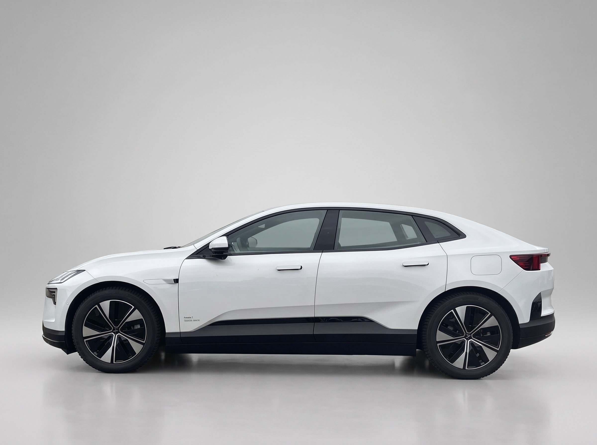 Polestar 4 Long Range Dual Motor – Vue 2