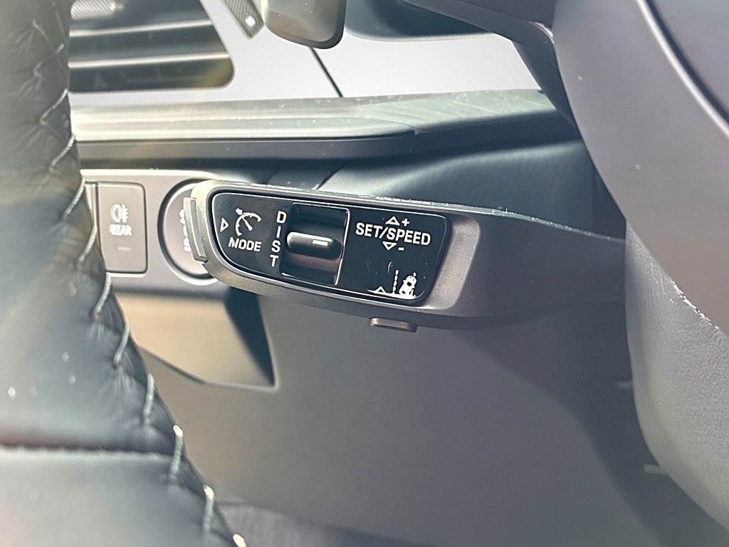 Porsche 911 Carrera 4 – View 6
