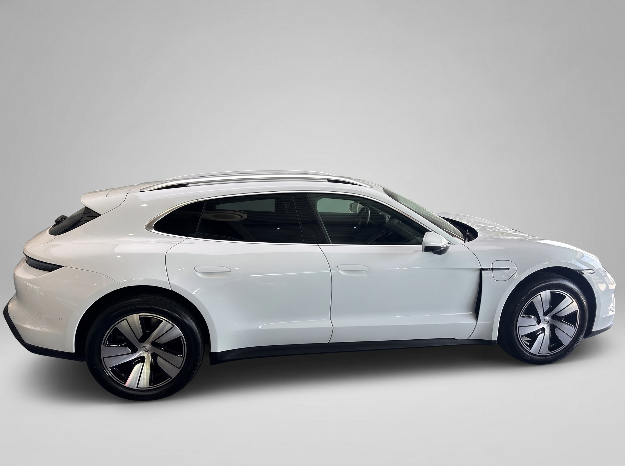 Porsche Taycan Sport Turismo – Vista 3