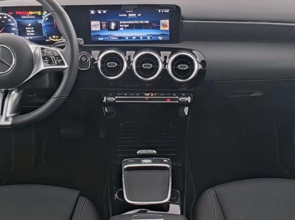 Mercedes-Benz A 250 e Progressive Advanced – Vue 3