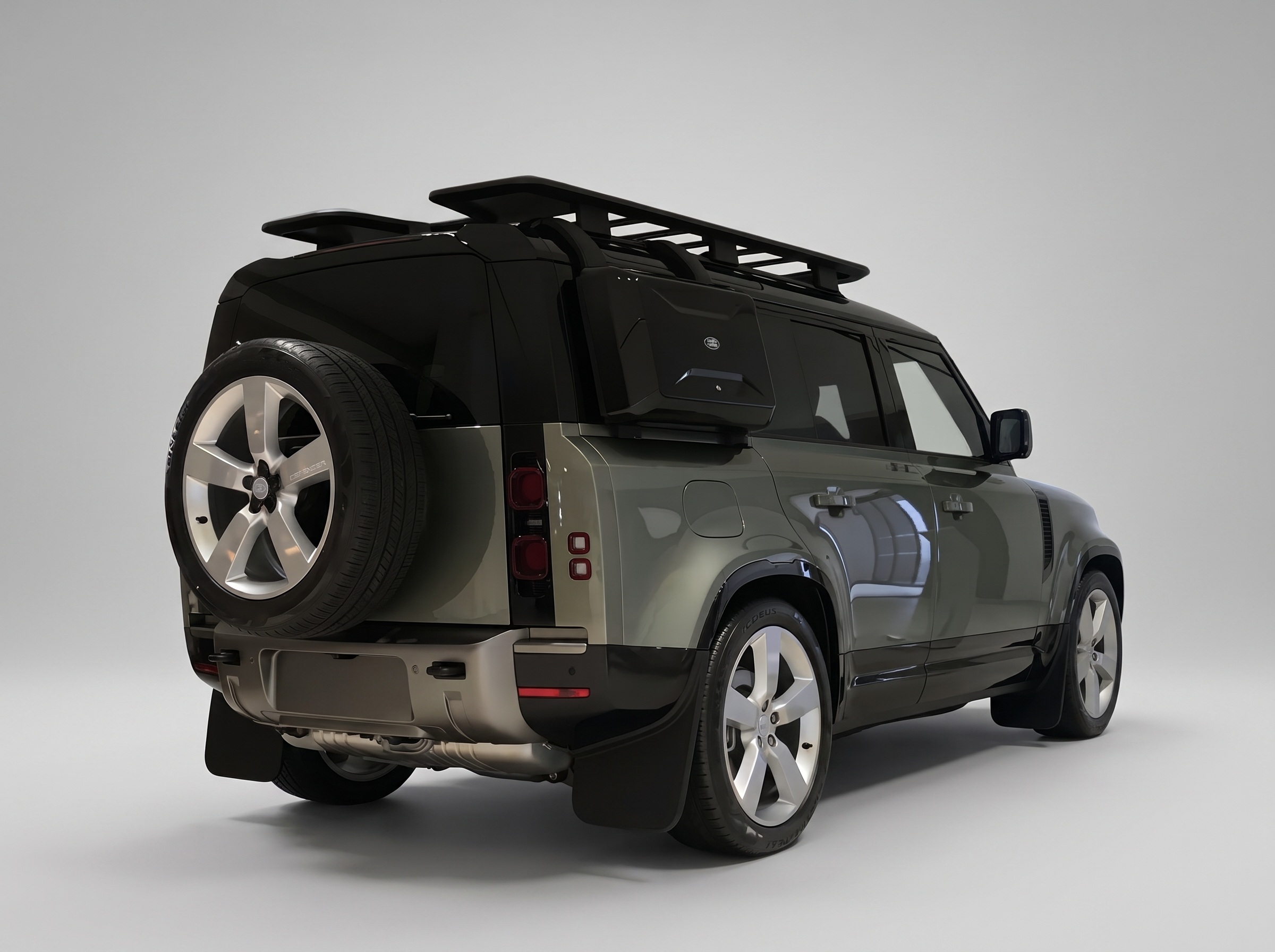 Land Rover Defender Dynamic HSE – View 2