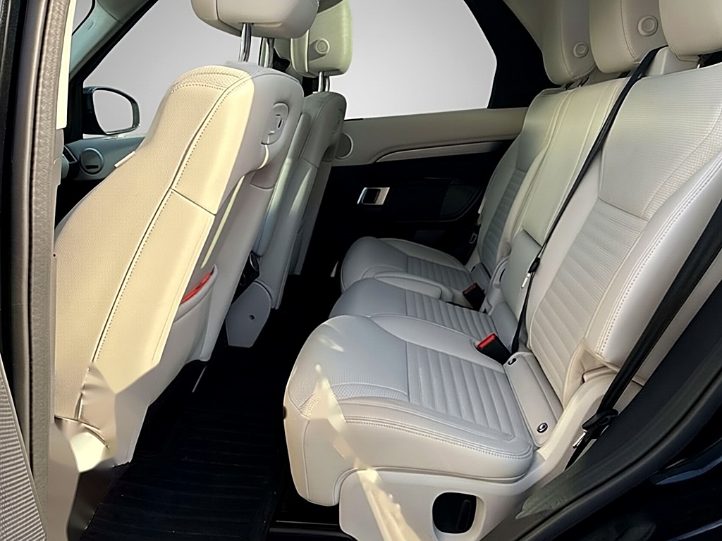 Land Rover Discovery Dynamic SE – Vista 5