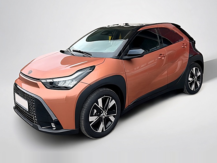 Toyota Aygo Hybrid Teamplayer – View 3