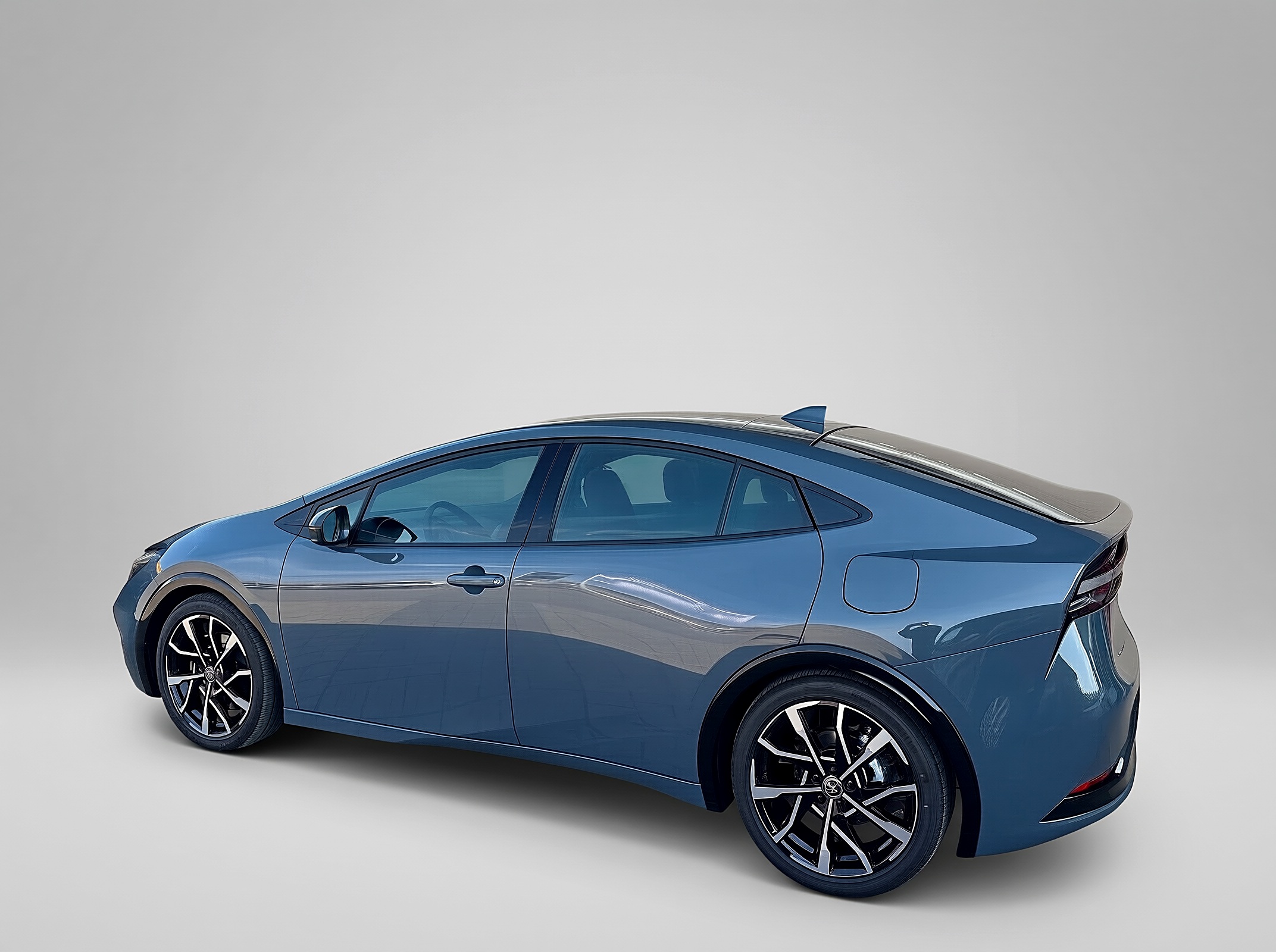 Toyota Prius Plug-in Hybrid Executive – Vista 2