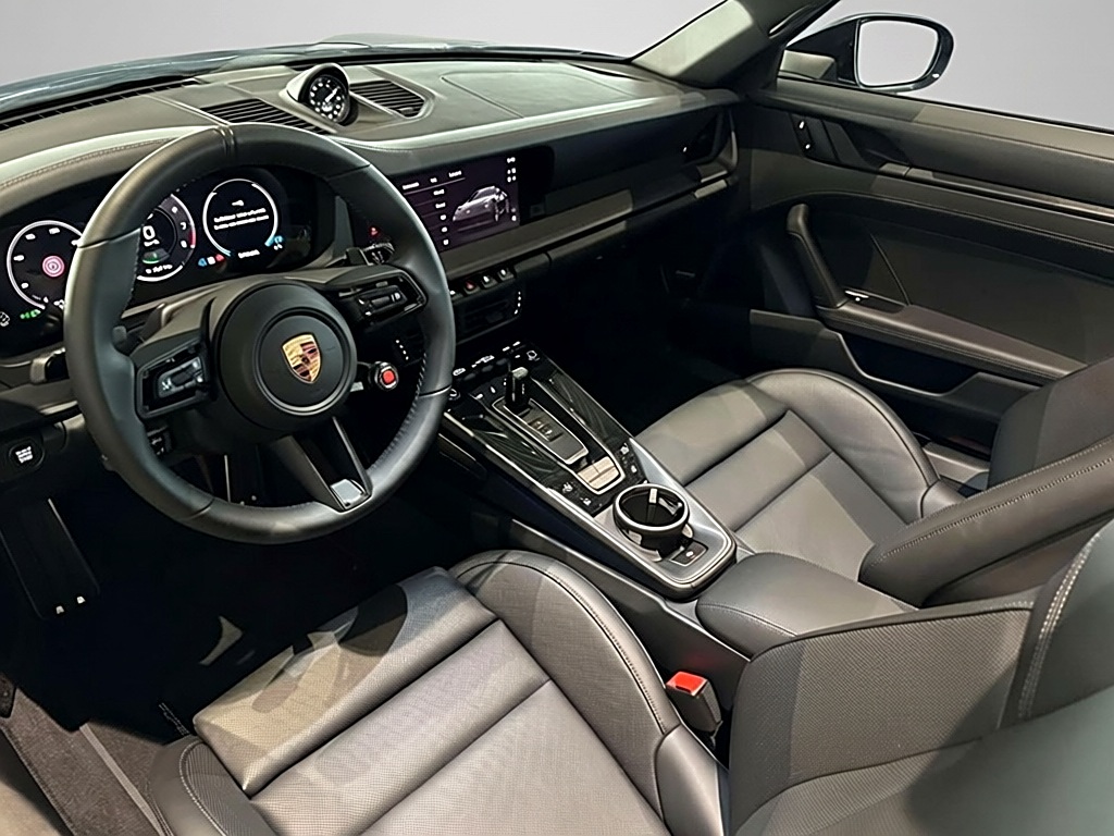 Porsche 911 Carrera – View 6