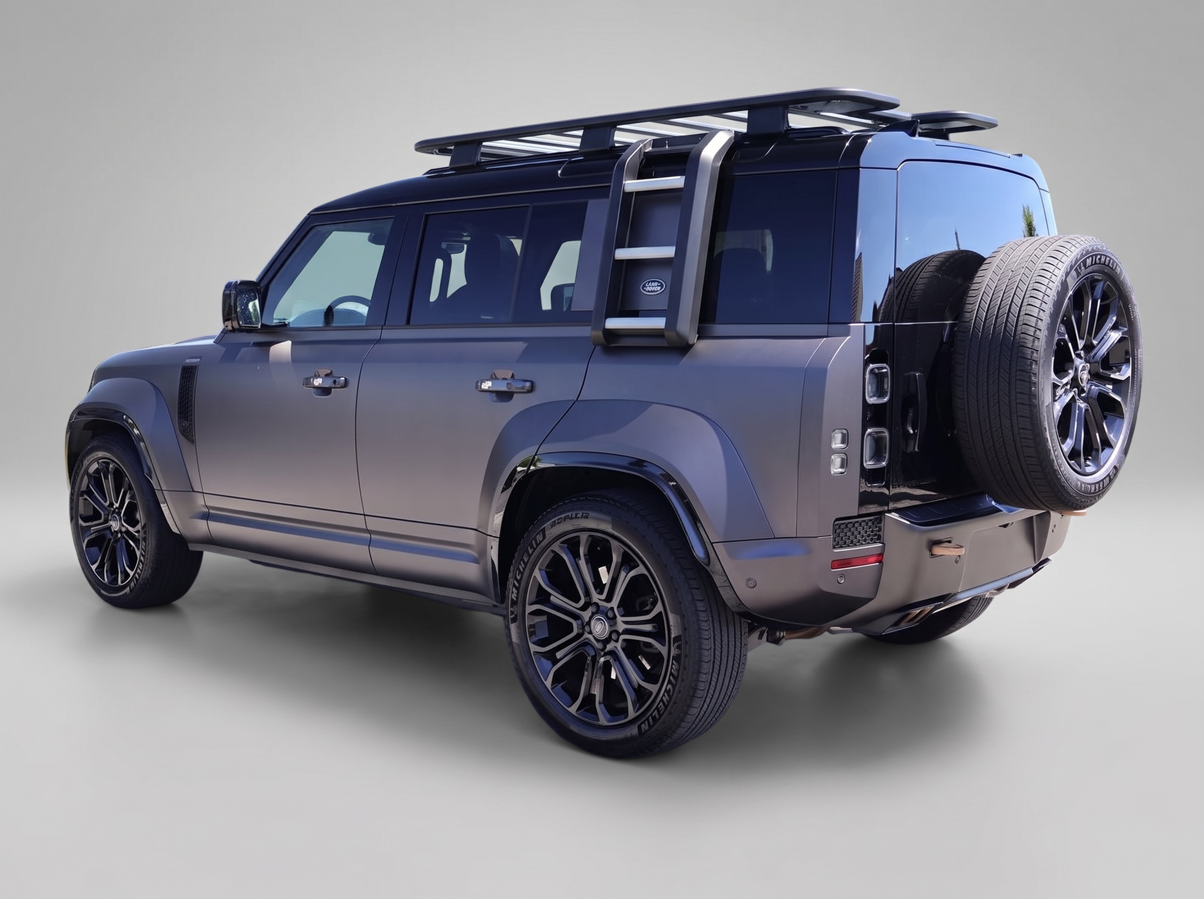 Land Rover Defender 110 OCTA Edition – Vista 6
