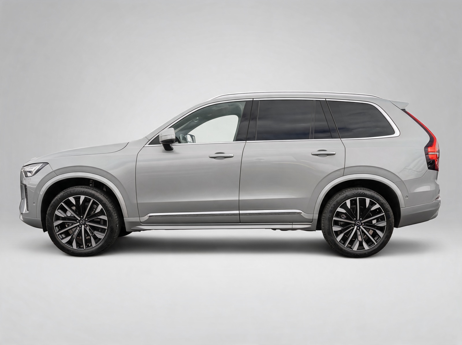 Volvo XC90 B5 Plus Bright – View 2
