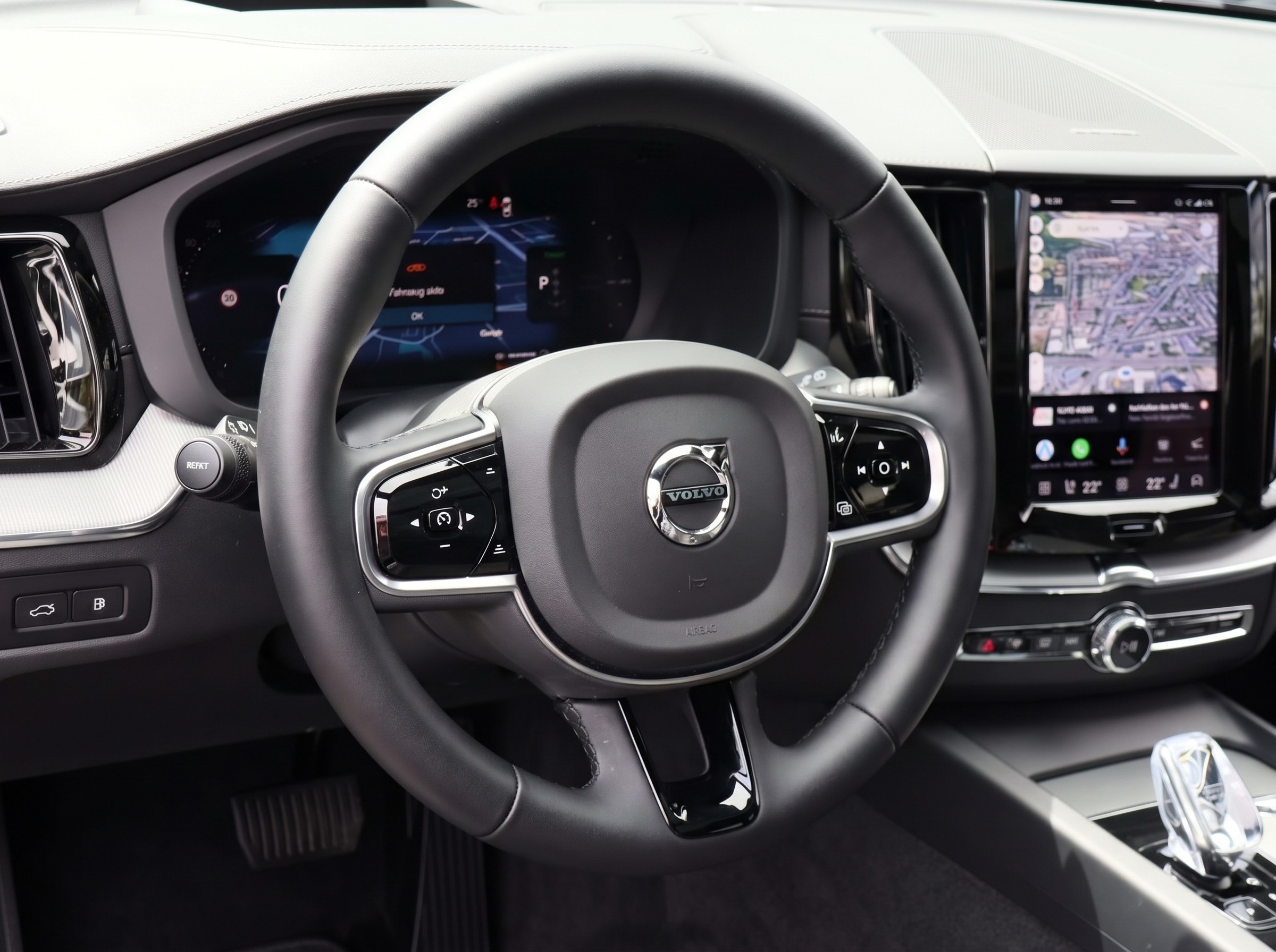 Volvo XC60 T8 Ultra Black Edition – Ansicht 4