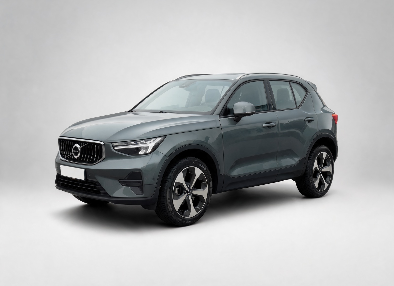 Volvo XC40 B3 Mild-Hybrid Benzin Core – Importfahrzeug aus Deutschland in die Schweiz