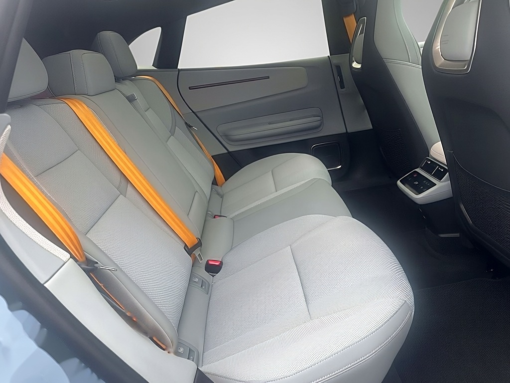 Polestar 4 Long Range Dual Motor Performance Plus – View 4