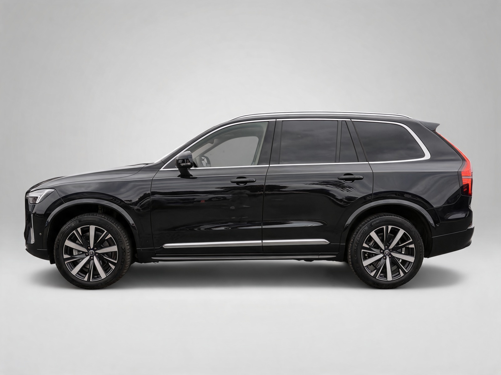 Volvo XC90 B5 Core – Vue 2
