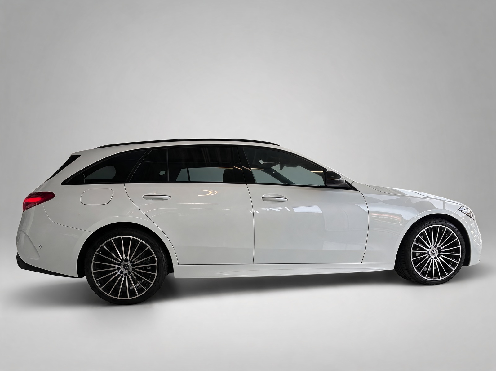 Mercedes-Benz C 220 d T-Modell AMG Line Advanced Plus – View 4