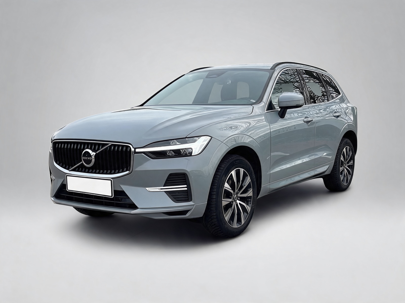 Volvo XC60 B5 AWD Core – View 2