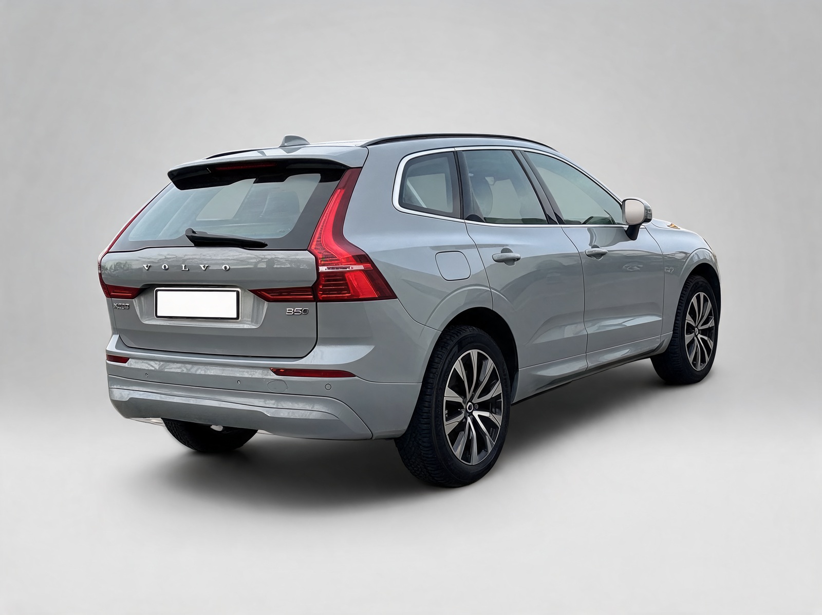 Volvo XC60 B5 AWD Core – View 5