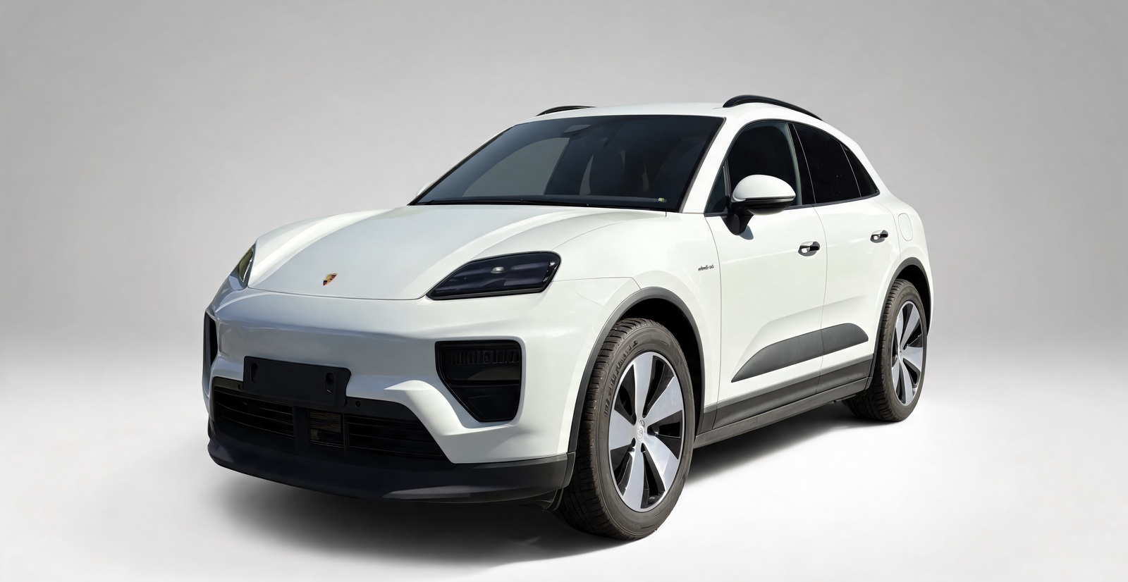 Porsche Macan 4 Luftfederung Pano Navi Memory – Importfahrzeug aus Deutschland in die Schweiz