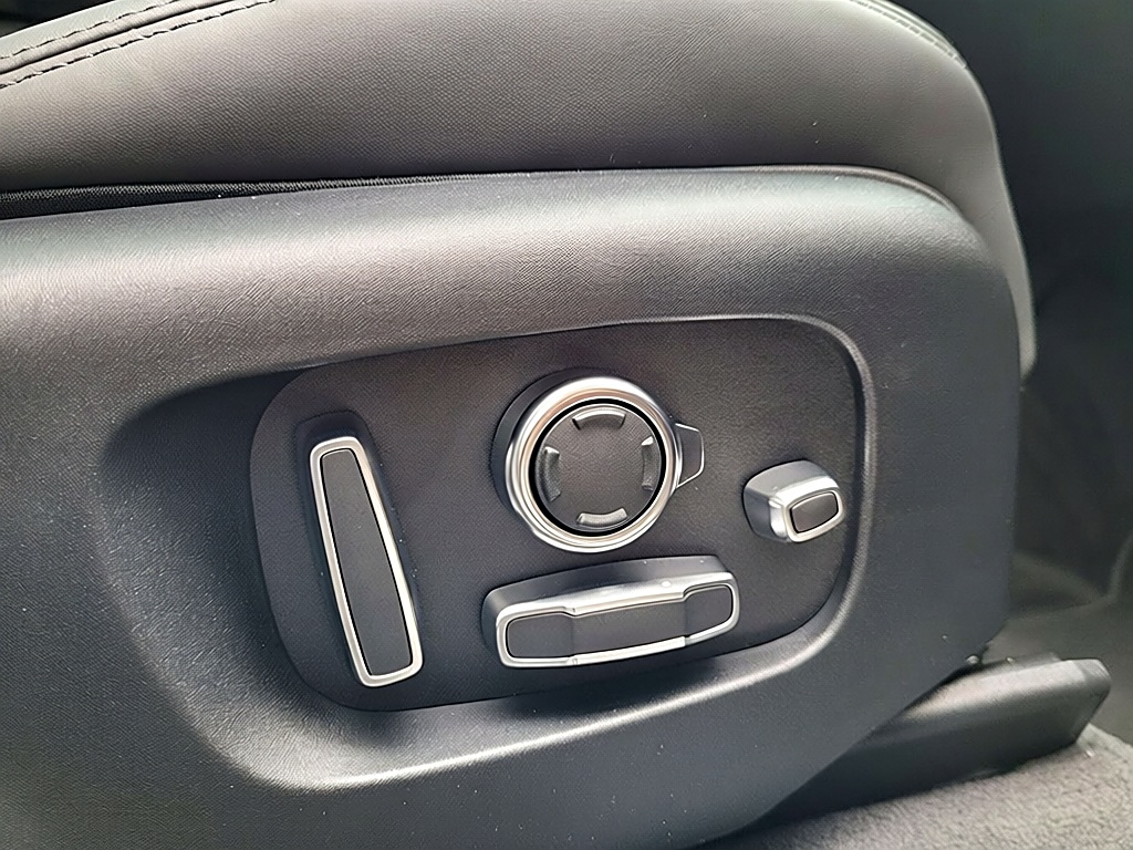Land Rover Range Rover Velar DYNAMIC HSE – Vue 4