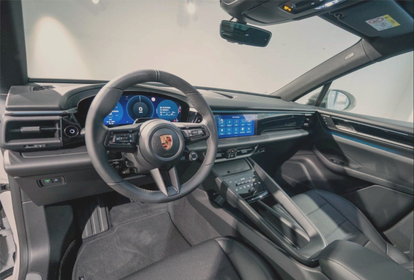 Porsche Macan 4 – View 6