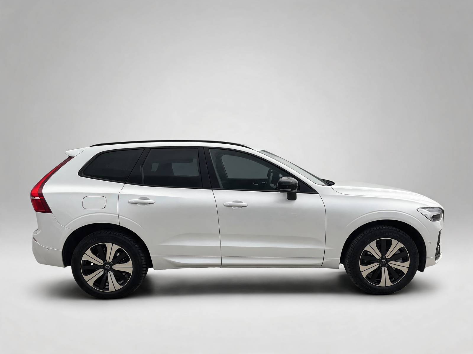 Volvo XC60 T6 Plus Dark – Vue 4