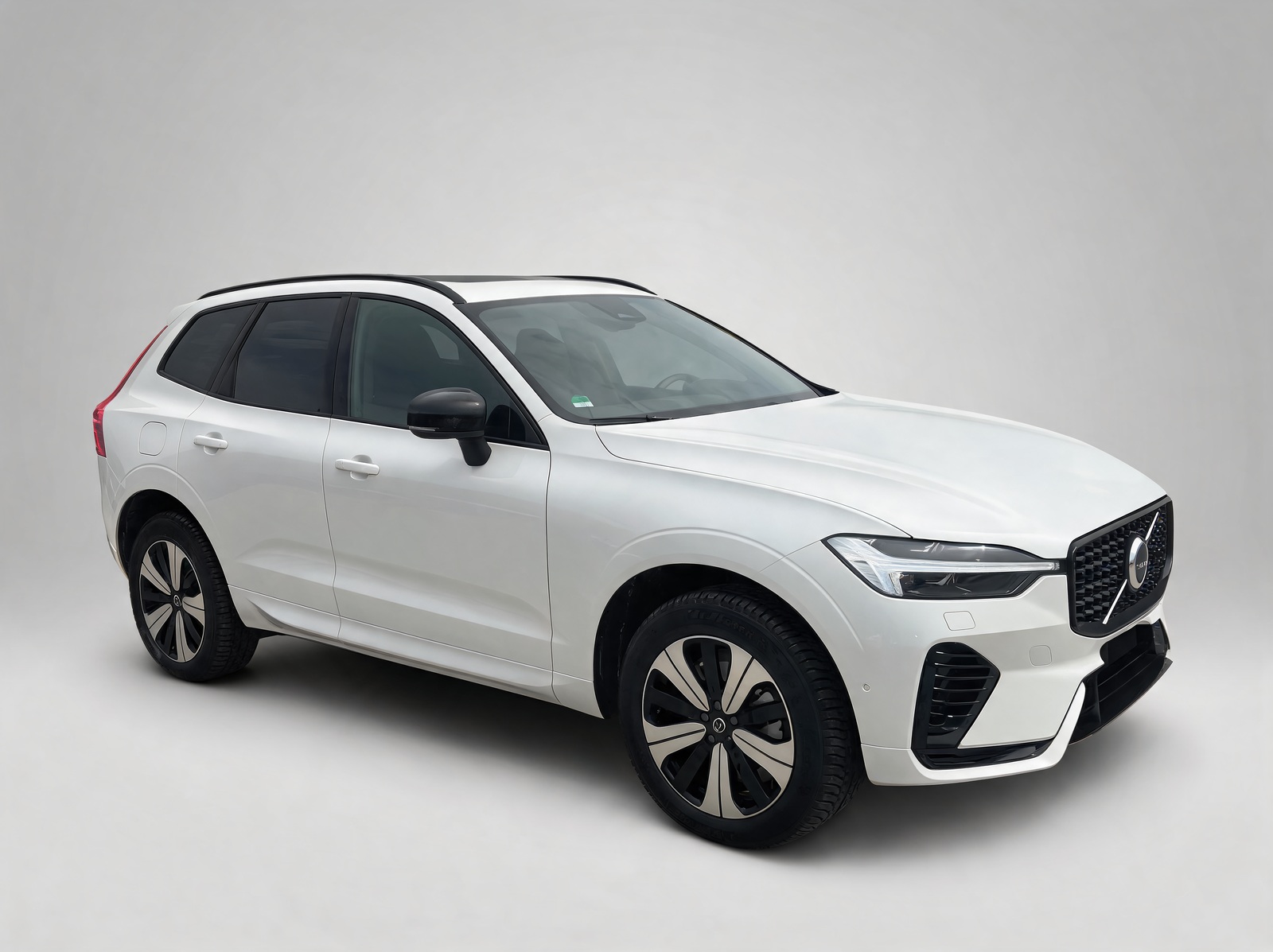 Volvo XC60 T6 Plus Dark – Vue 5