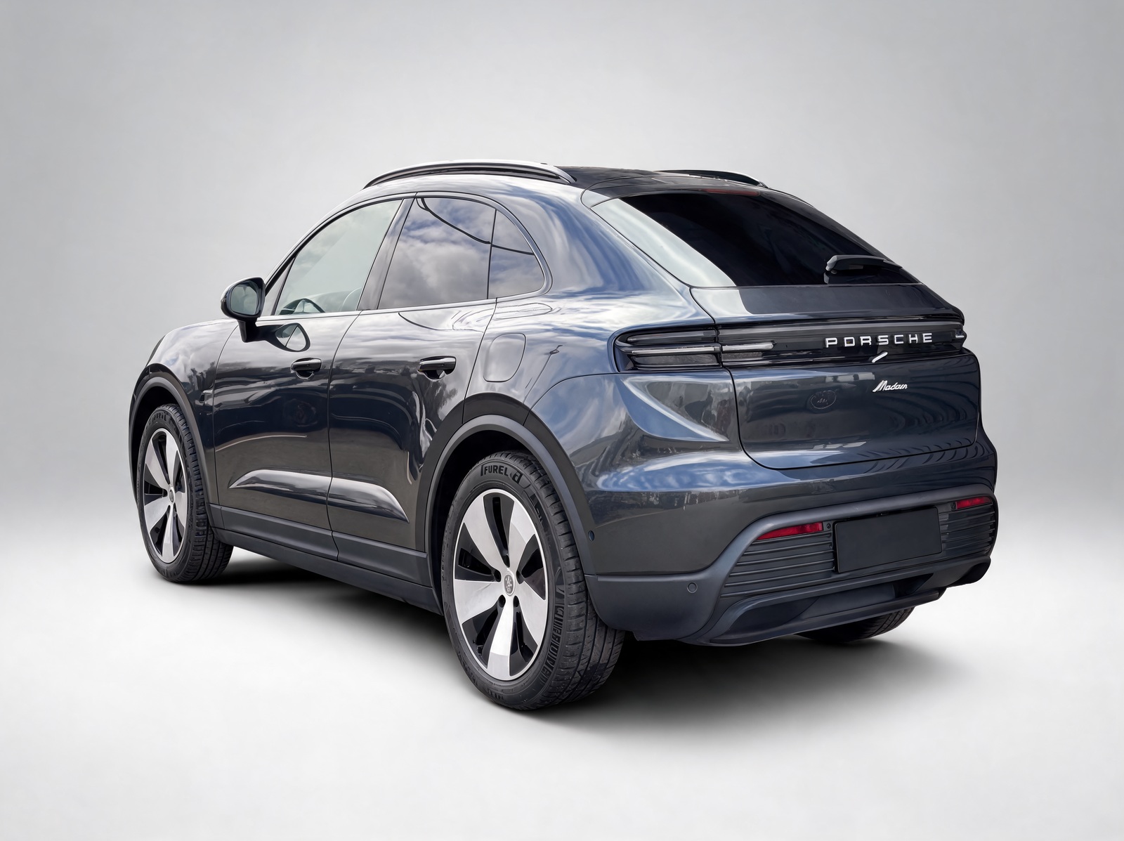 Porsche Macan HUD Reality – Importfahrzeug aus Deutschland in die Schweiz