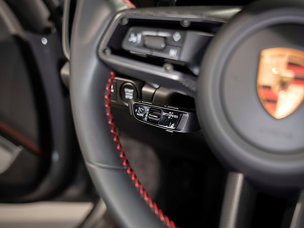 Porsche 911 Carrera 4 – Vista 3