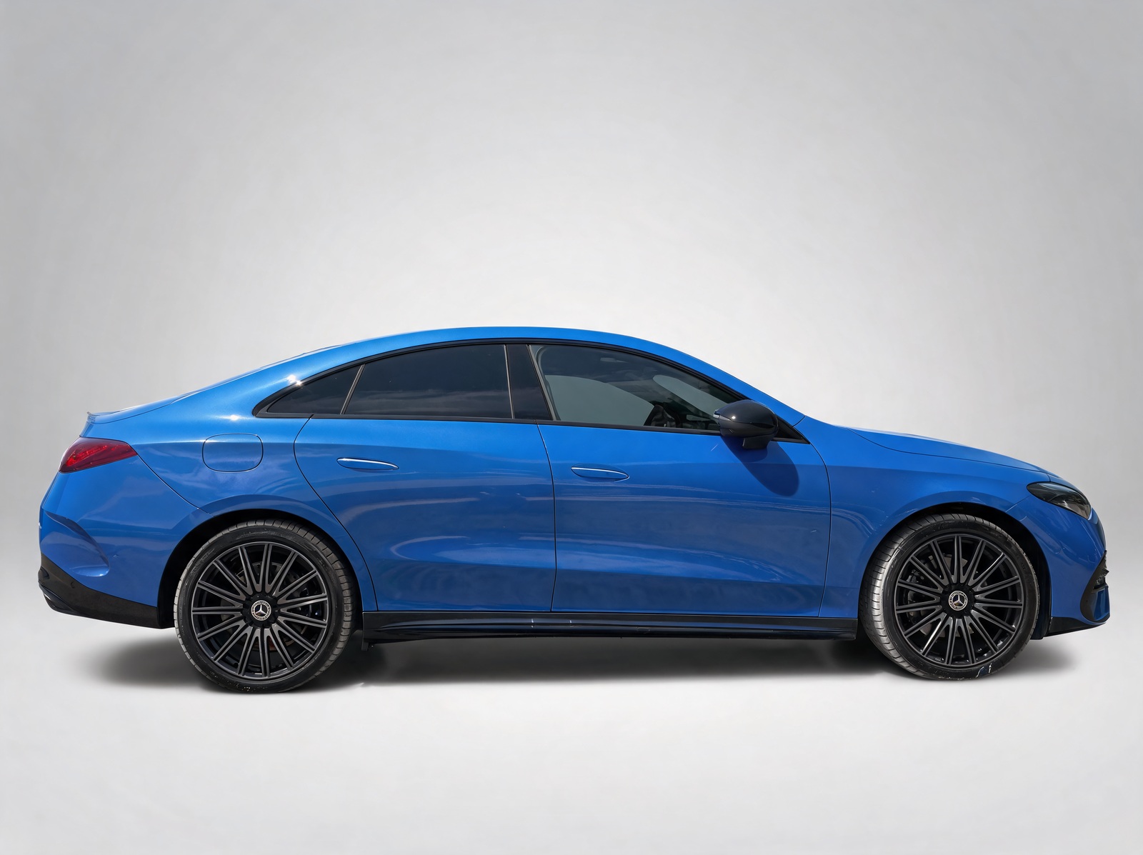 Mercedes-Benz CLA 350 350 4MATIC EQ AMG Line Plus – View 3