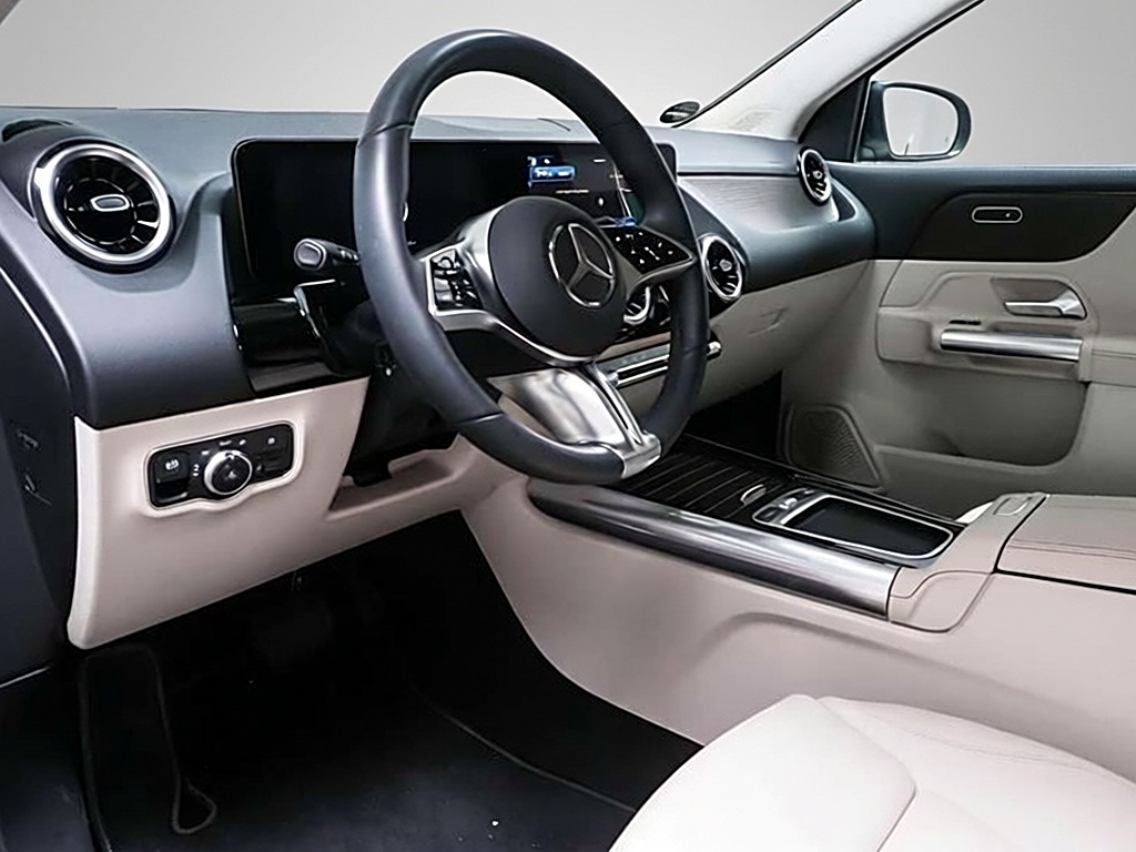Mercedes-Benz GLA 220 4MATIC Progressive Advanced – Vista 5