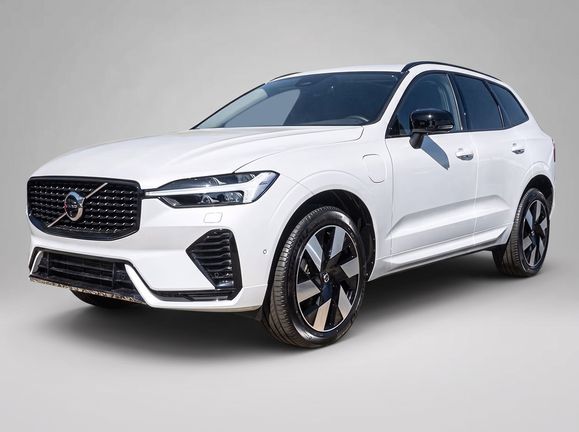 Volvo XC60 T8 Plus Dark – Vue 4