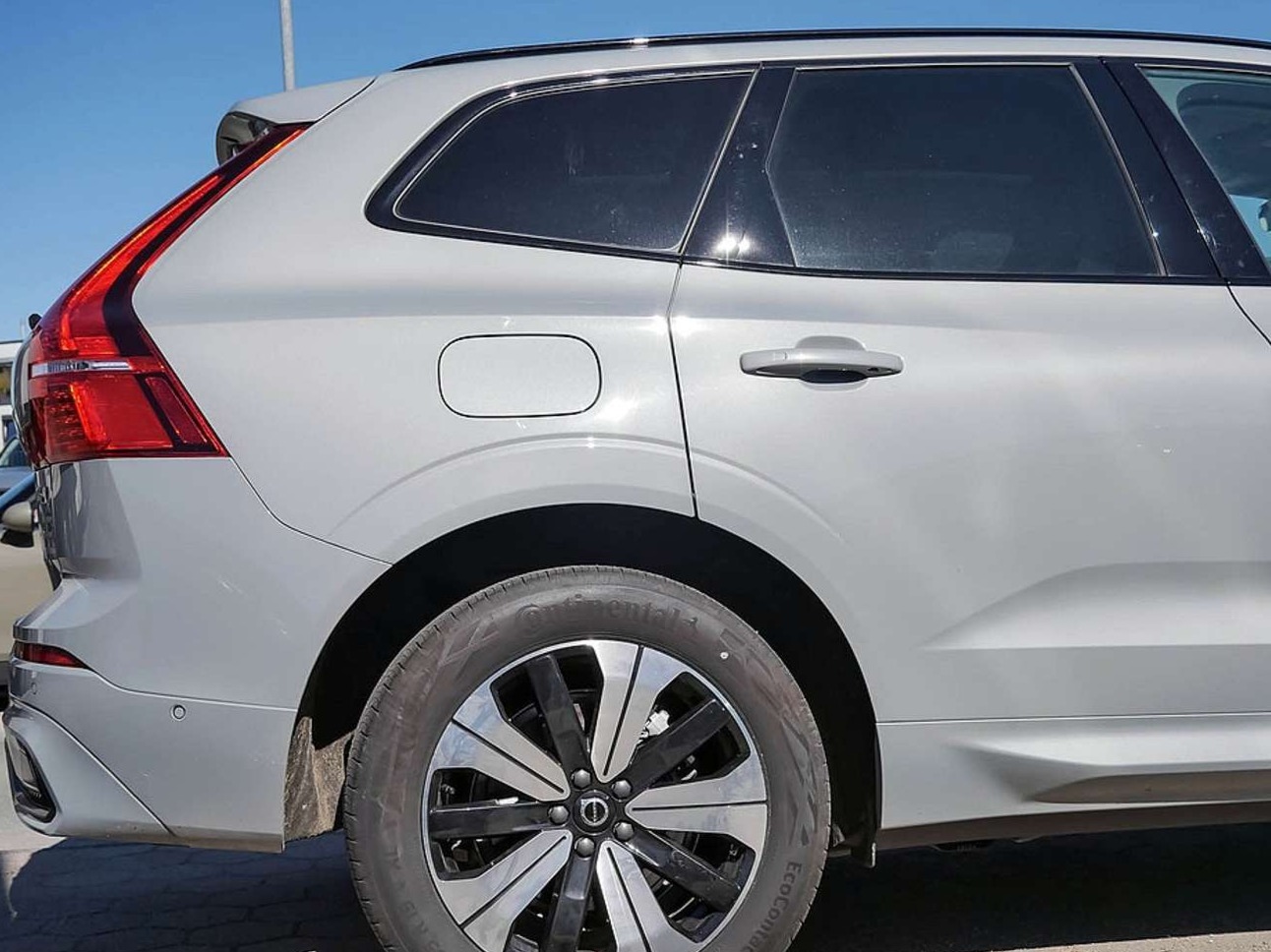 Volvo XC60 T6 Plus Dark – Vue 6