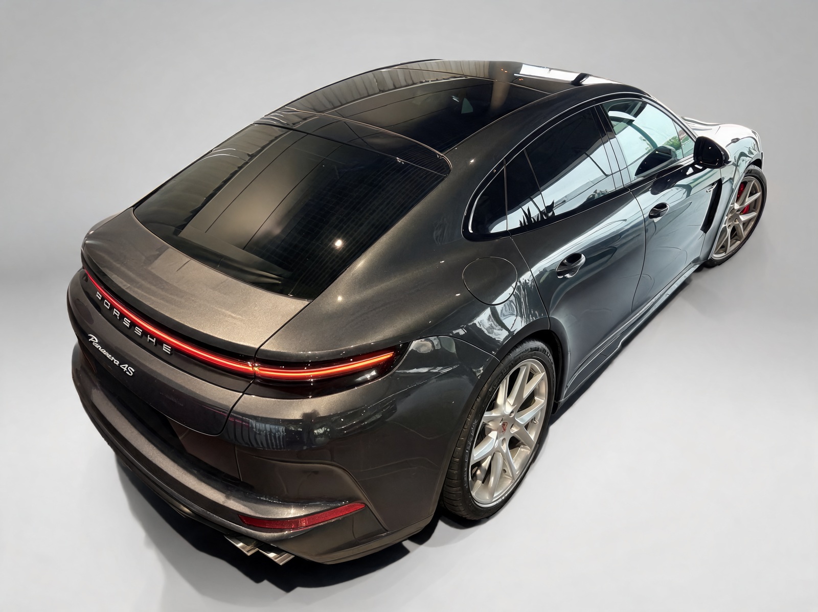 Porsche Panamera 4S E-Hybrid – View 2