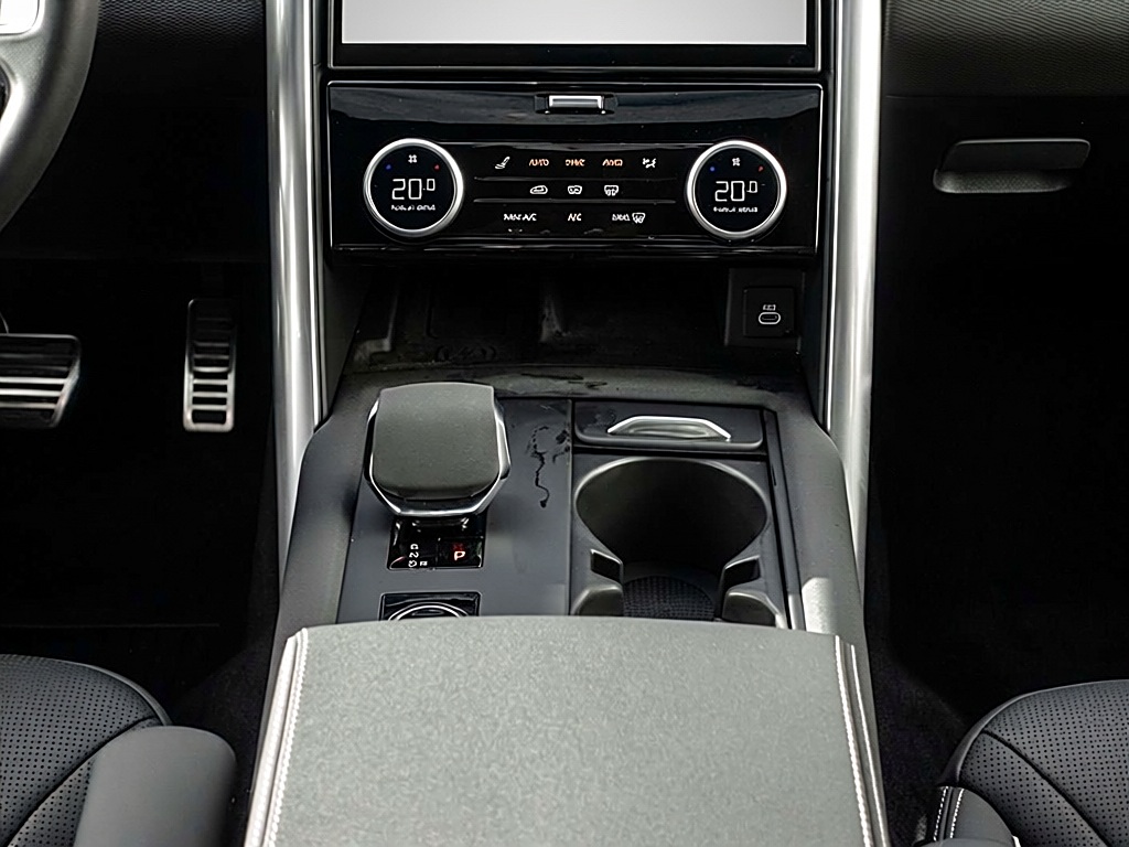 Land Rover Discovery Dynamic HSE – Vista 5