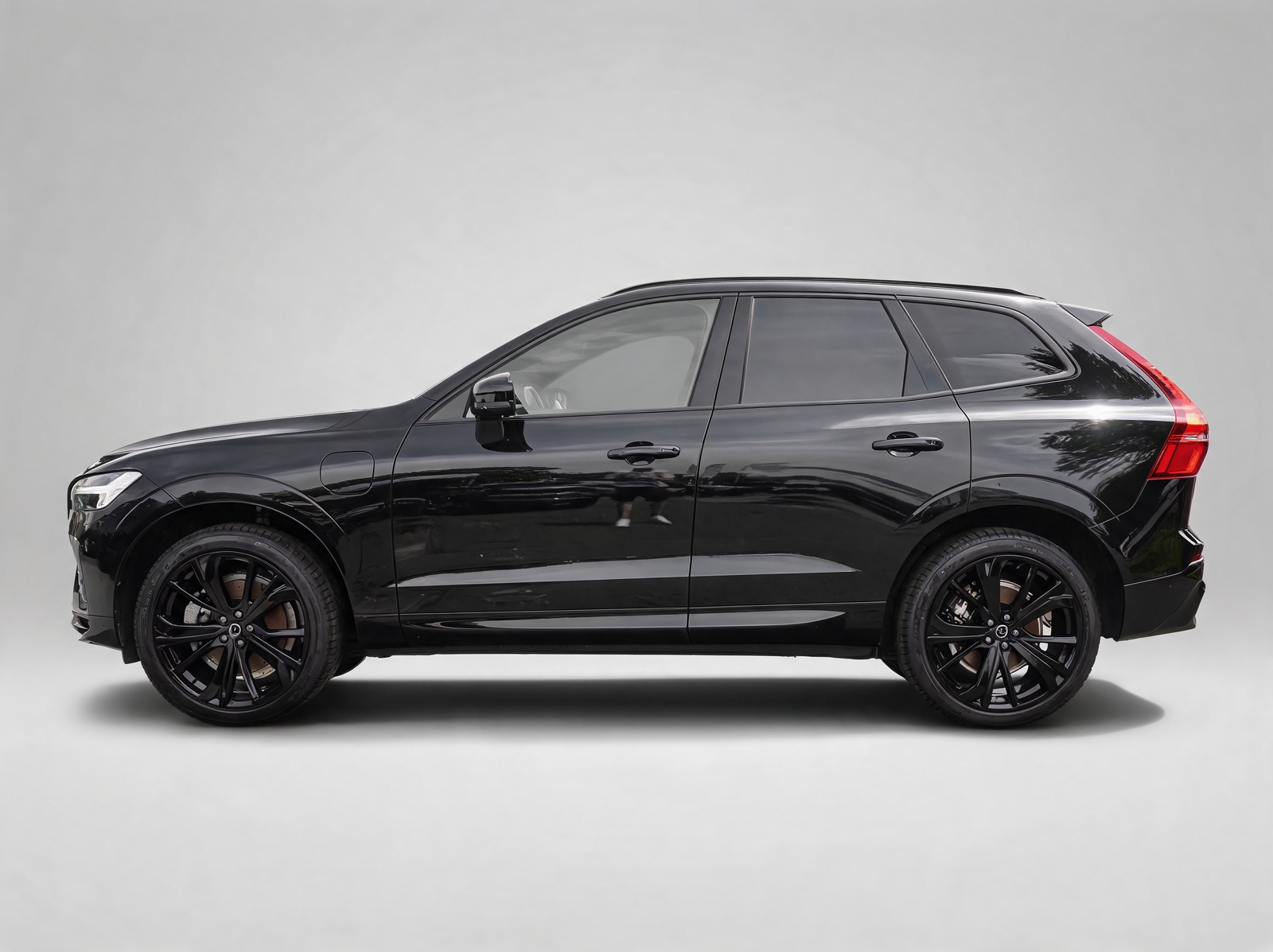 Volvo XC60 T8 – View 2