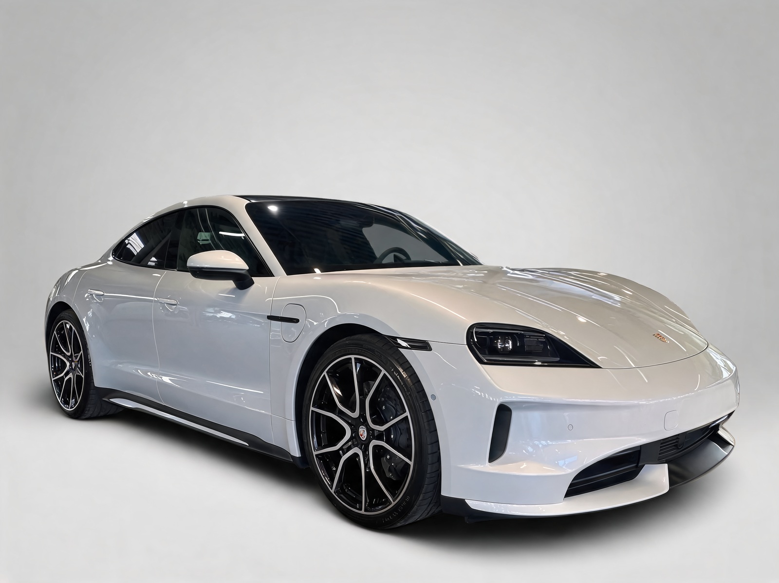 Porsche Taycan – View 4