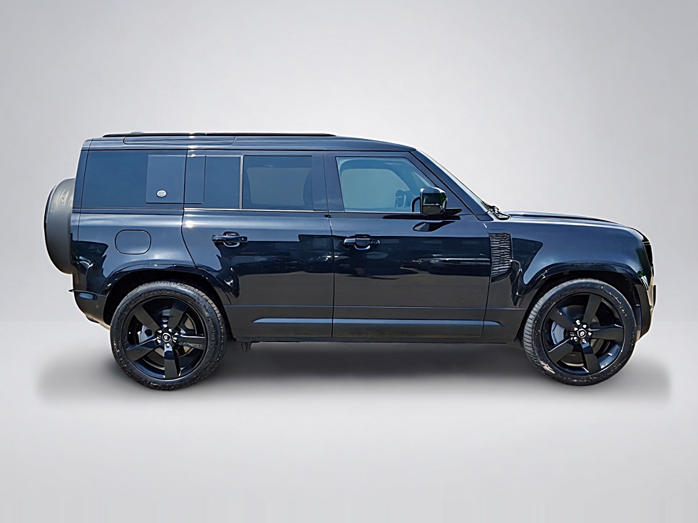 Land Rover Defender Dynamic HSE 3.0 – View 5