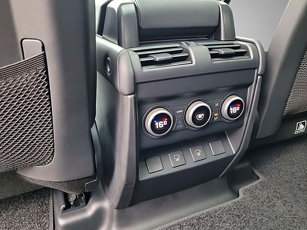 Land Rover Defender DYNAMIC HSE – View 5