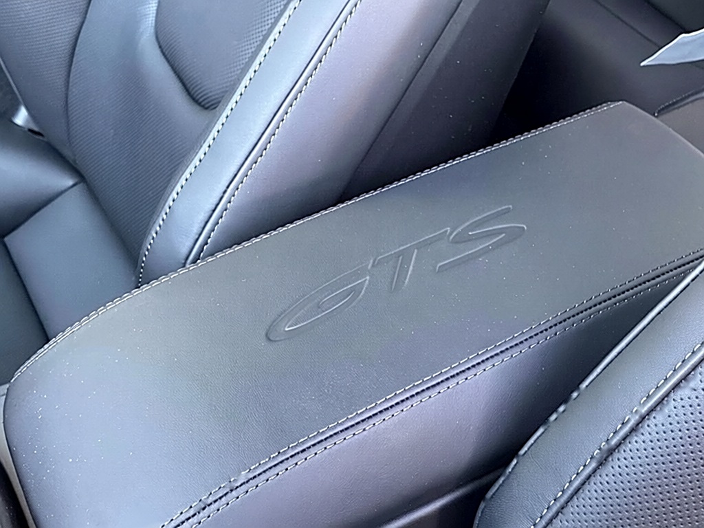 Porsche 992 -2 (911) Carrera 4 – Vista 5