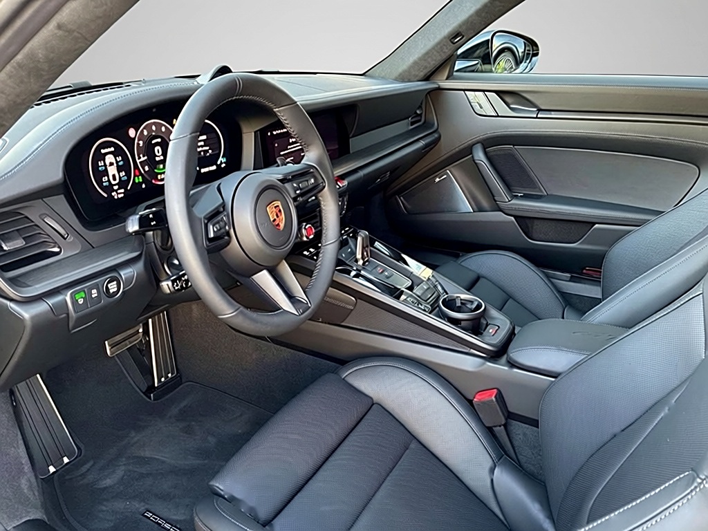 Porsche 992 -2 (911) Carrera 4 – Vista 6