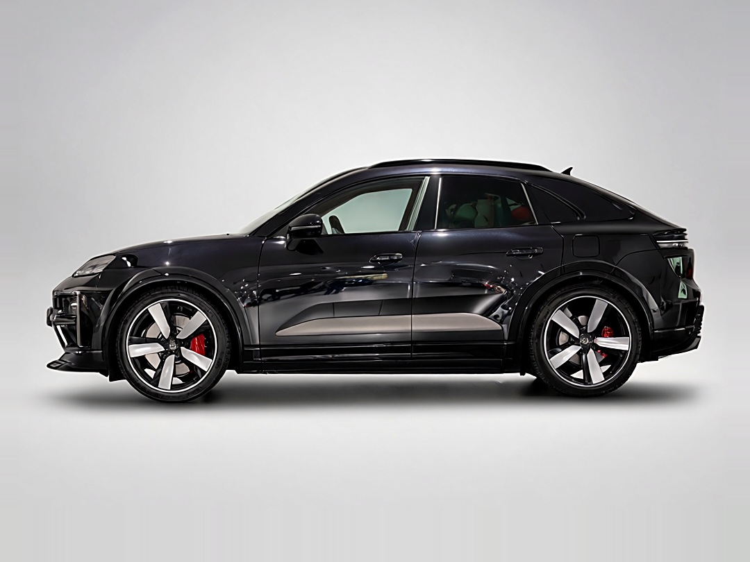Porsche Macan Turbo HA-Lenkung Head-Up Surround-View – View 2