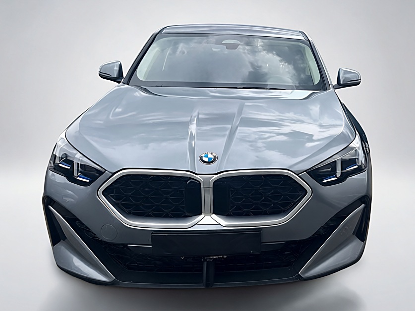 BMW X2 sDrive20d – Vista 6