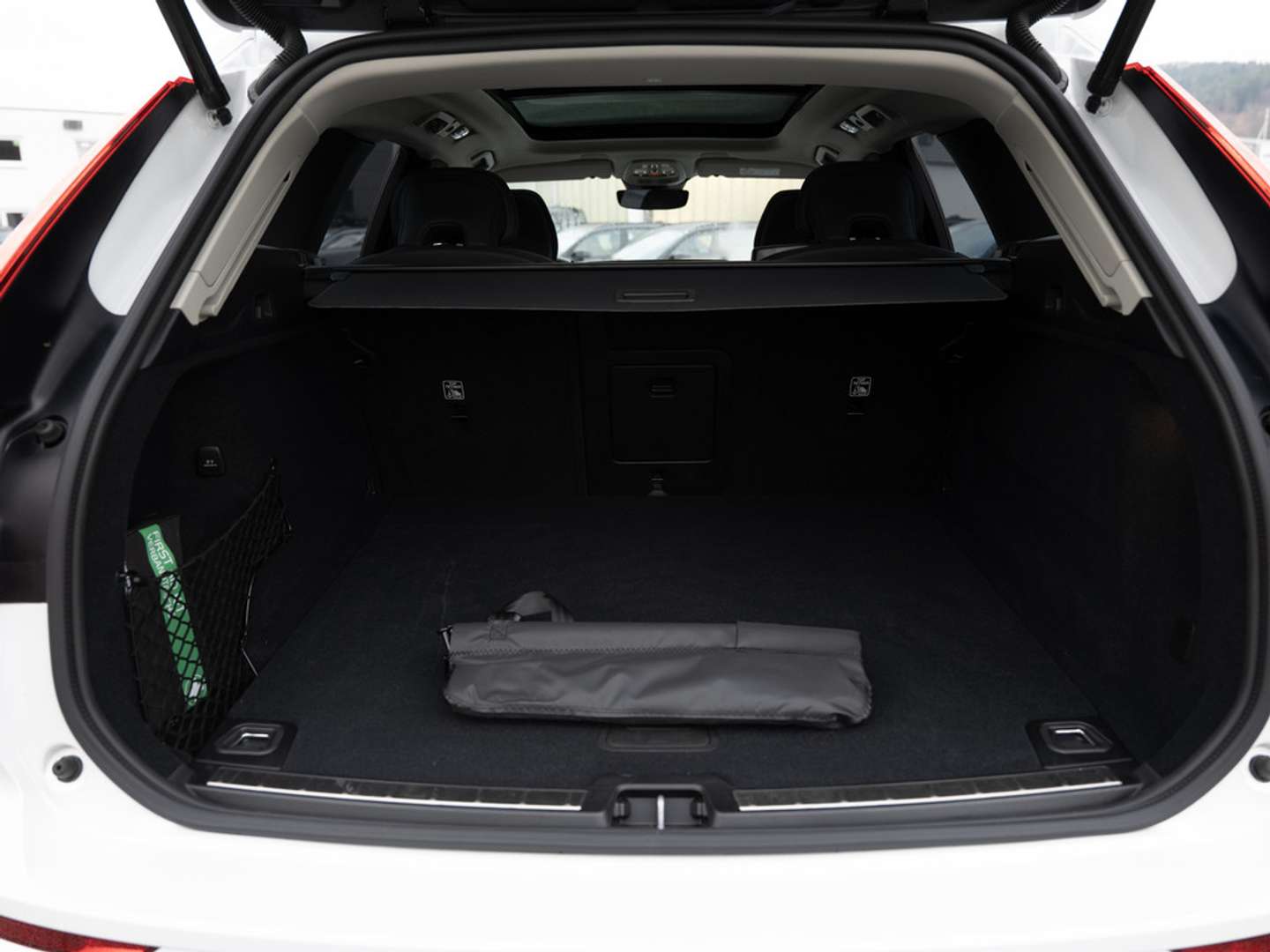 Volvo XC60 B5 AWD Ultra Dark – comprare online da FlexiMoto