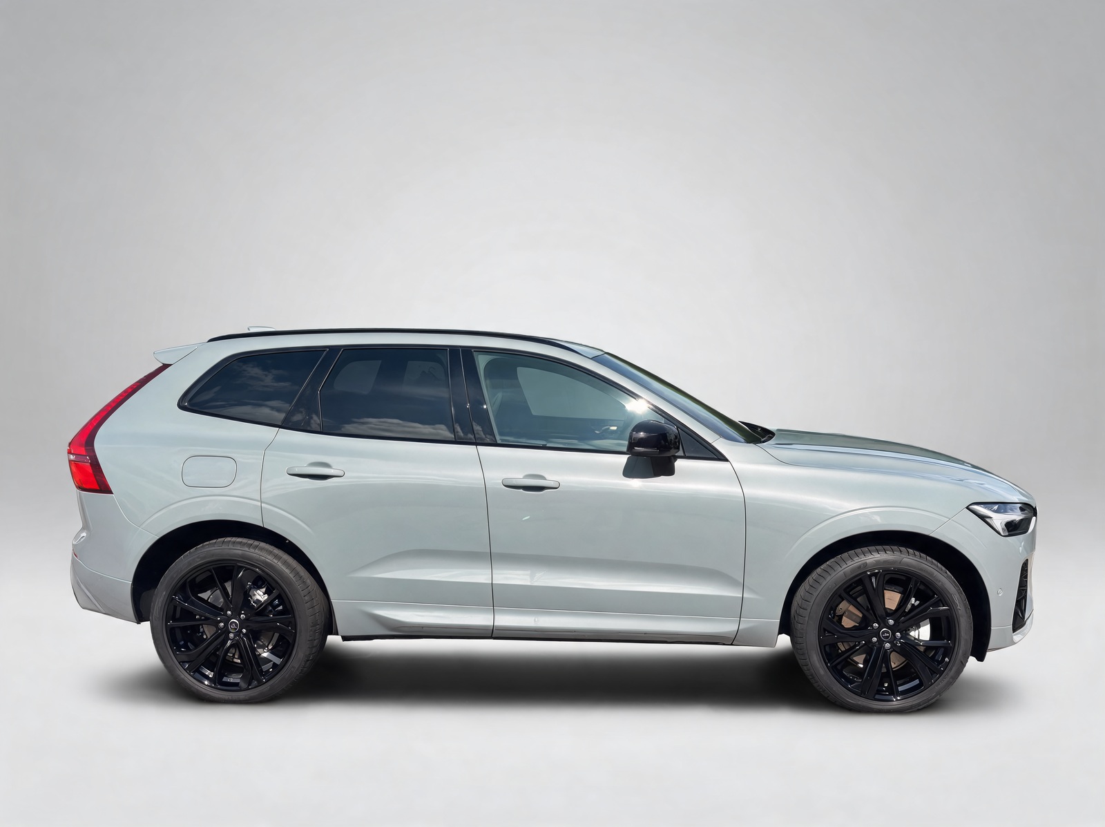 Volvo XC60 T8 Plus Black Edition – Vista 4